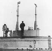 Photo # NH 85931:  USS G-2's conning tower and periscopes, circa 1915