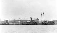 Photo # NH 101595:  Trawler East Hampton in port, probably prior to her World War I era Naval service